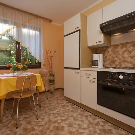 Πανσιόν Haus Fischer *